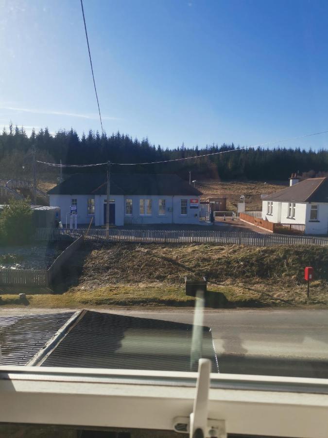 Dalwhinnie Old School Hostel Esterno foto