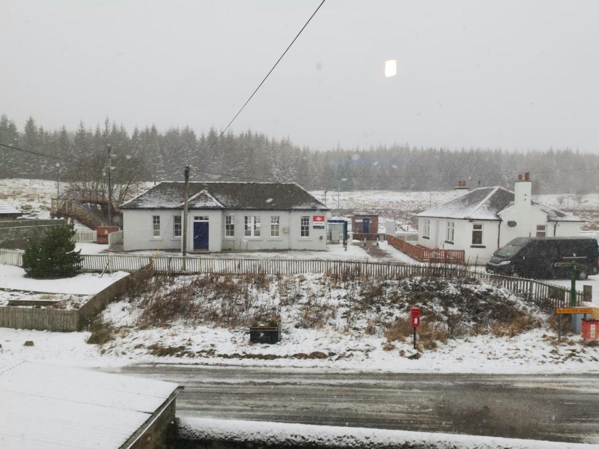 Dalwhinnie Old School Hostel Esterno foto
