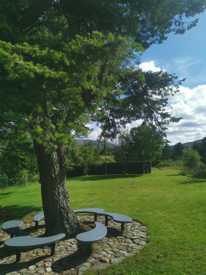 Dalwhinnie Old School Hostel Esterno foto